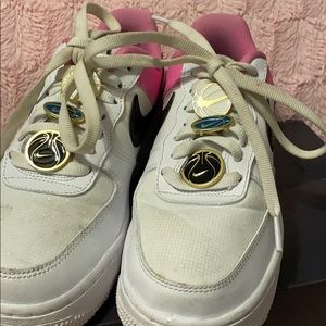 Nike Women’s Air Force 1 ‘07 Basketball Pins